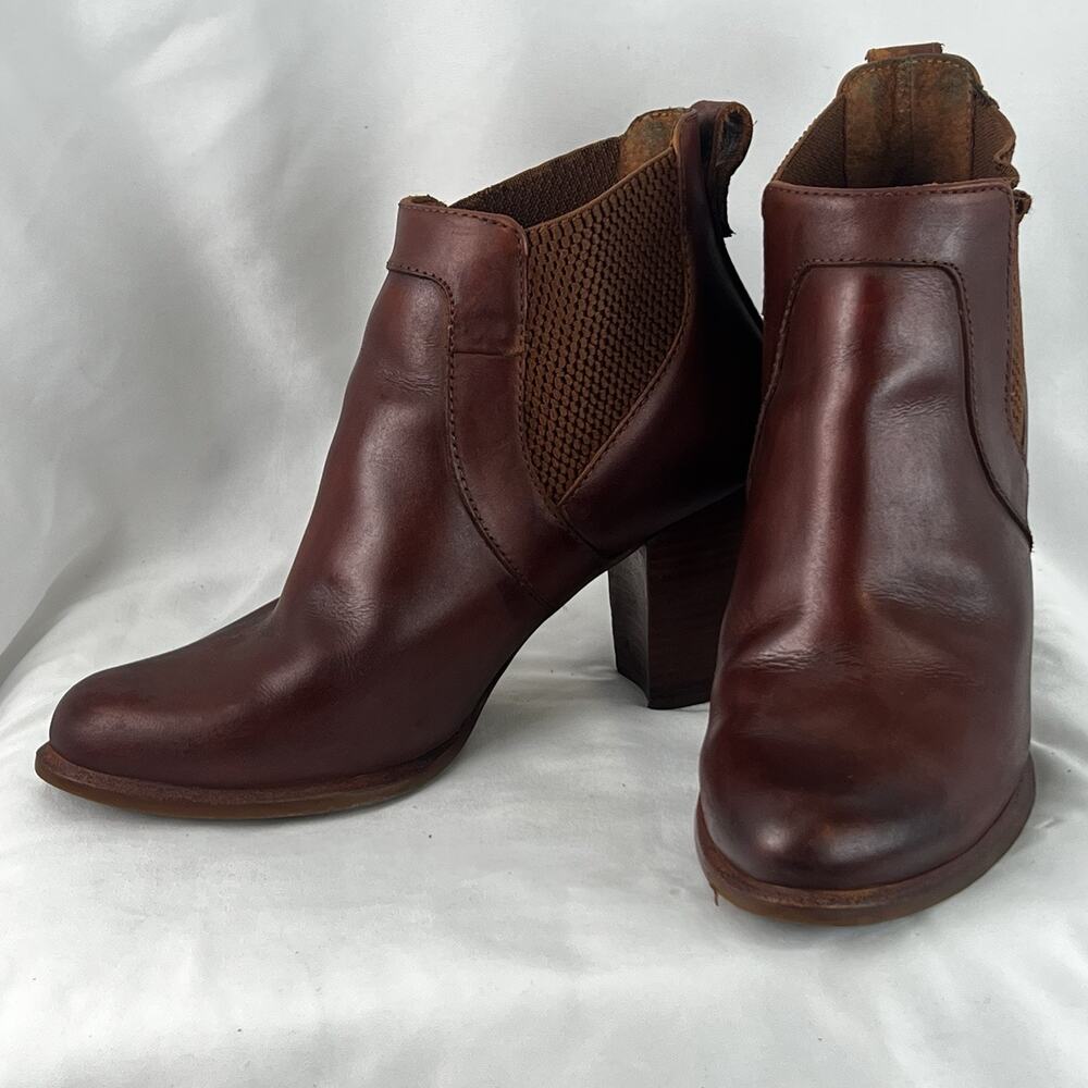 UGG Joni Leather Chelsea Ankle Boots Cognac Heeled Booties 7.5